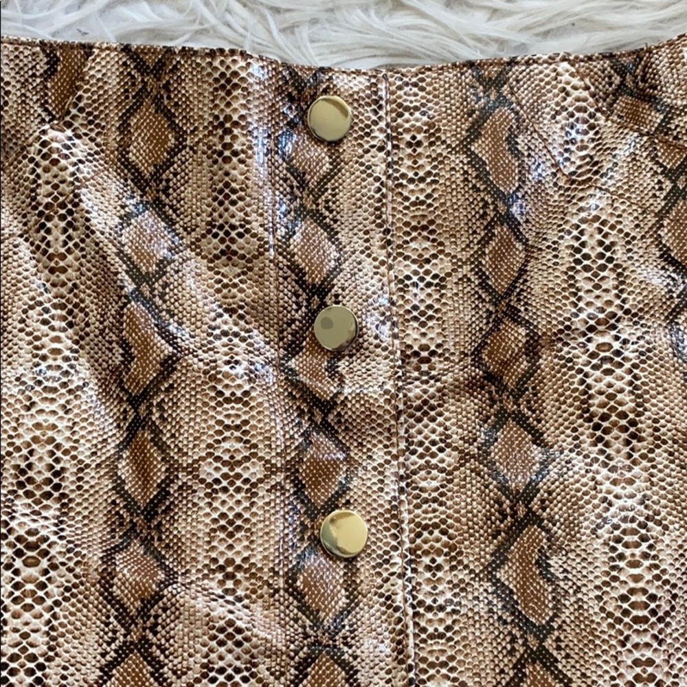 TopShop Snakeskin Pleather Skirt - Picture 3 of 5